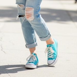 Smart Set Converse Style Blue Sneakers - NWOT